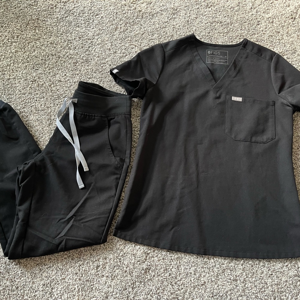 Black xs figs scrubs